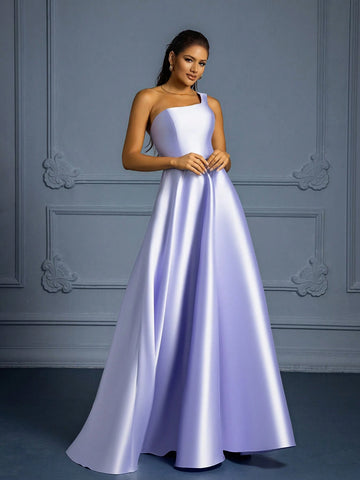 Luxury Smooth Satin Evening Gown With Flared Hem For Formal Party, Catwalk Show