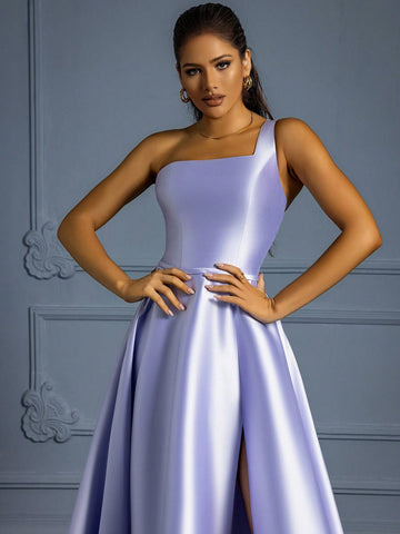 Luxury Smooth Satin Evening Gown With Flared Hem For Formal Party, Catwalk Show