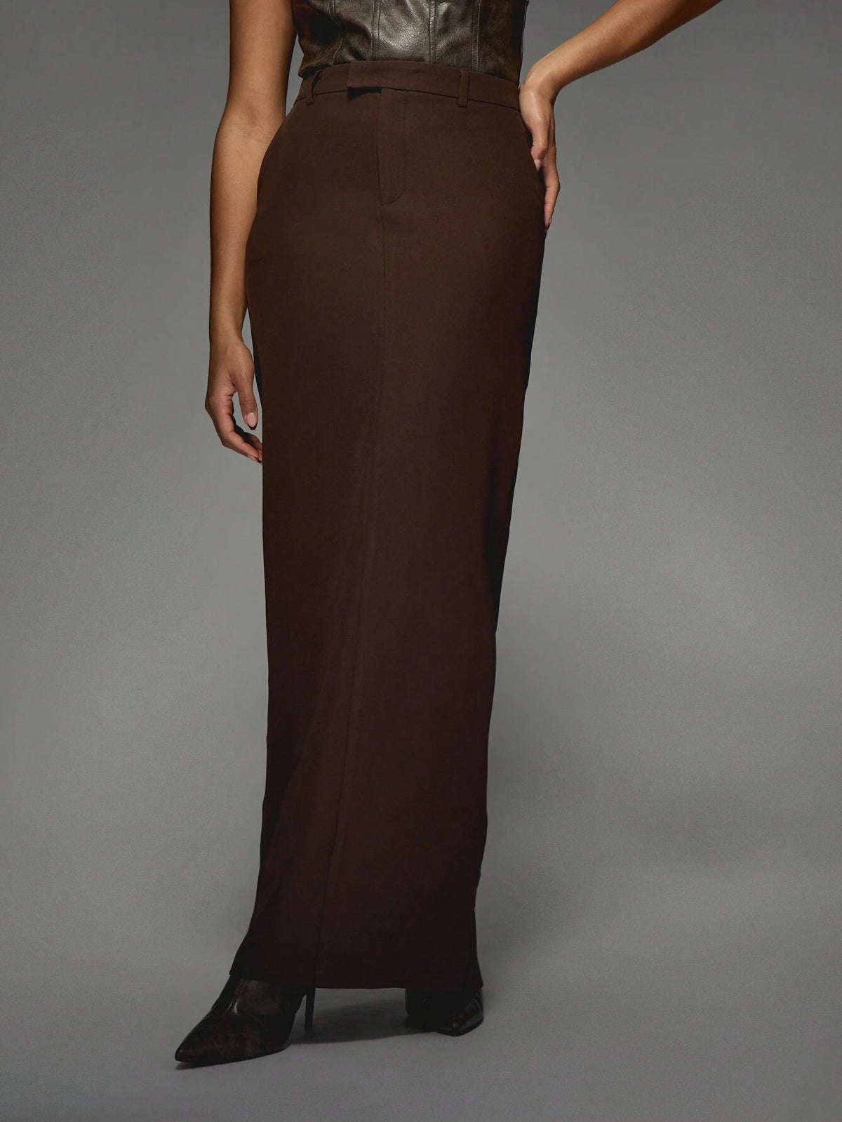 MISSGUIDED Tailored Back Slit Maxi Skirt