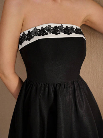 MOTF PREMIUM APPLIQUES DETAIL COLORBLOCK FLARE HEM TUBE SHORT DRESS