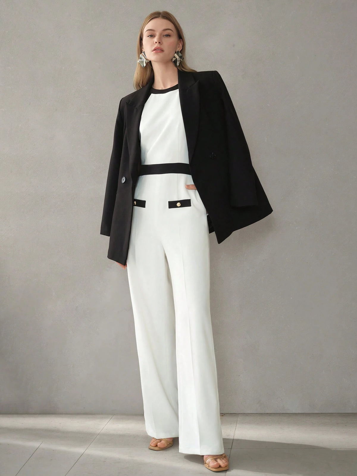 MOTF PREMIUM CONTRAST BINDING SLANT POCKET SEAM FRONT HALTER JUMPSUIT