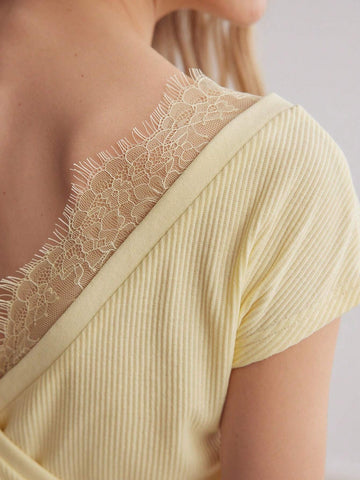 MOTF PREMIUM CONTRAST LACE TRIM V-NECK BATWING SLEEVE TEE