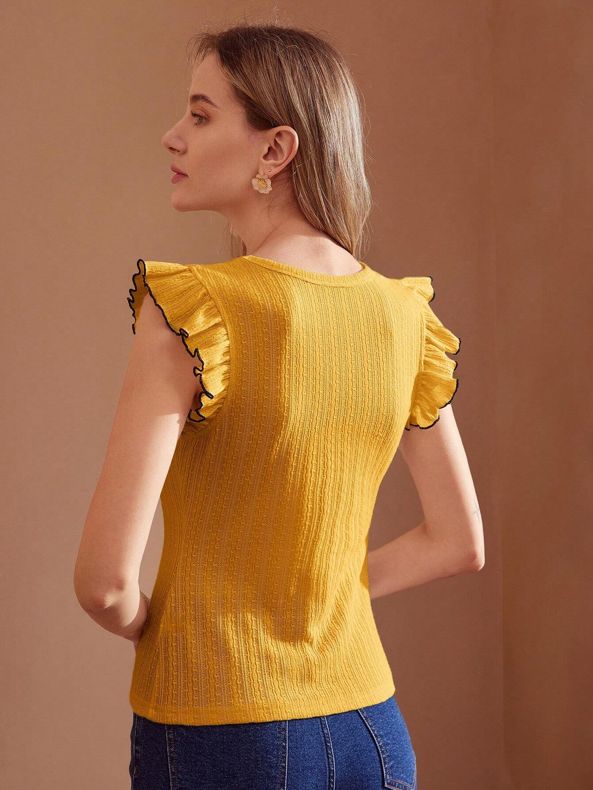 MOTF PREMIUM CONTRAST LETTUCE TRIM RUFFLE ARMHOLE TEXTURED TEE