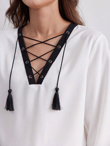 MOTF PREMIUM CONTRAST PIPING TASSEL LACE UP V-NECK BLOUSE