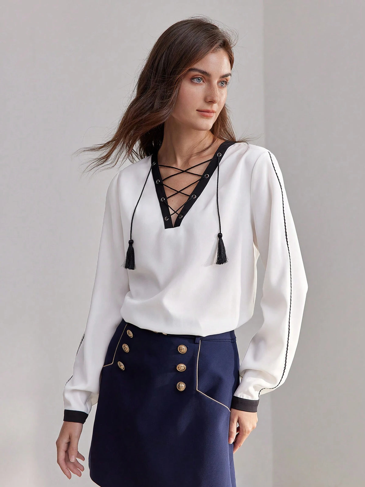 MOTF PREMIUM CONTRAST PIPING TASSEL LACE UP V-NECK BLOUSE