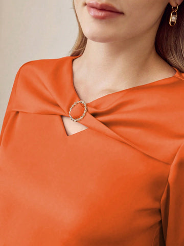 MOTF PREMIUM CUT OUT RING DETAIL BLOUSE