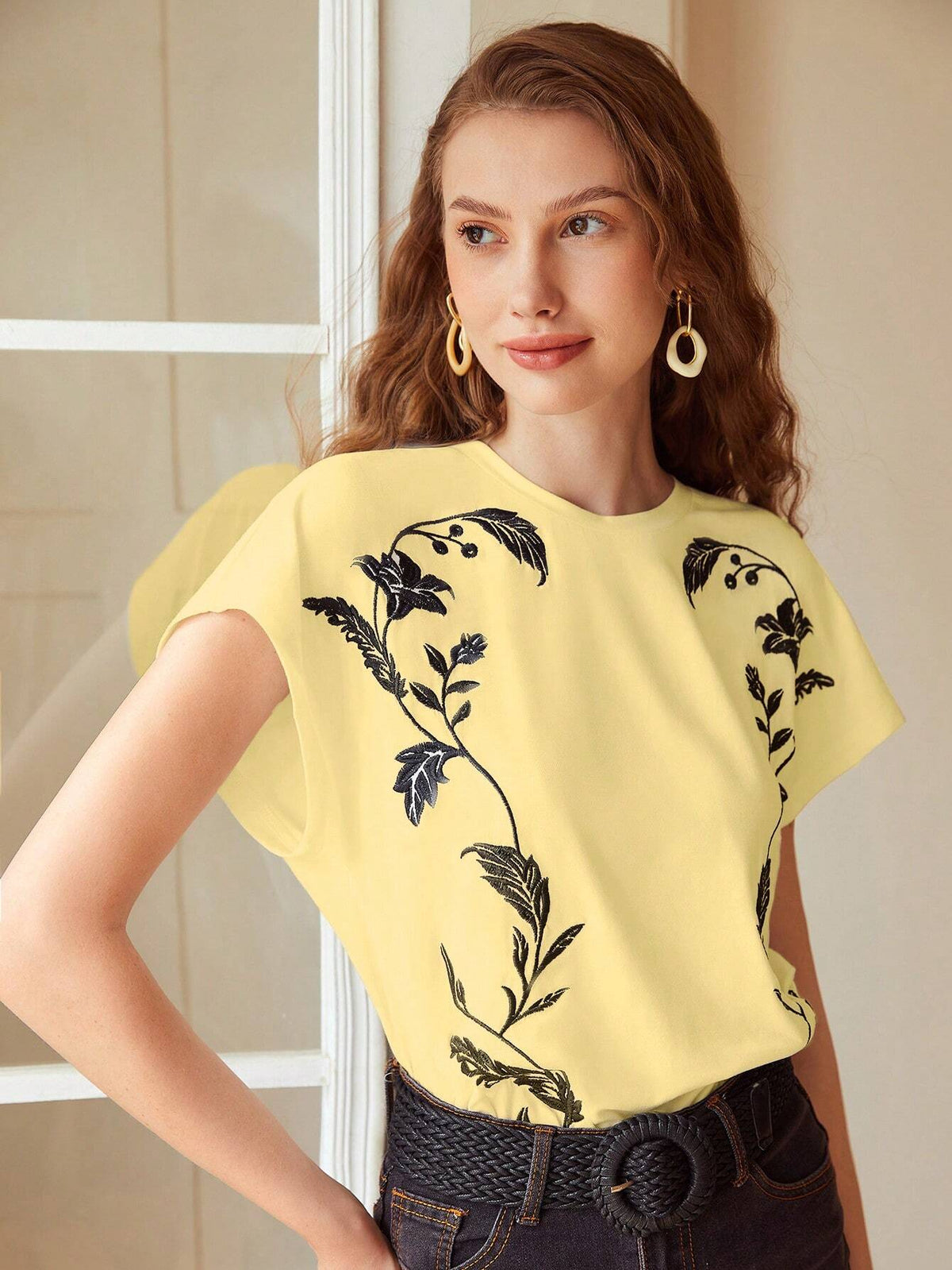 MOTF PREMIUM EMBROIDERY FLORAL PATTERN BATWING SLEEVE TEE