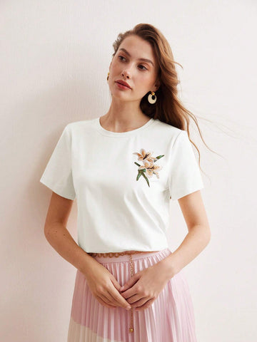 MOTF PREMIUM EMBROIDERY FLORAL PATTERN SHORT SLEEVE TEE