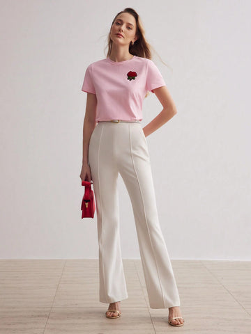 MOTF PREMIUM FLORAL PATCHED DETAIL TEE