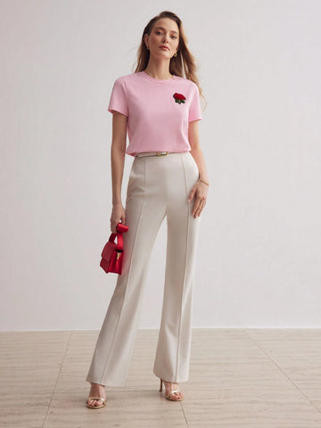 MOTF PREMIUM FLORAL PATCHED DETAIL TEE