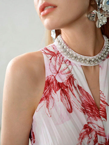 MOTF PREMIUM FLORAL PRINT KEYHOLE NECK FAUX PEARL AND RHINESTONE DETAIL PLEATED BLOUSE
