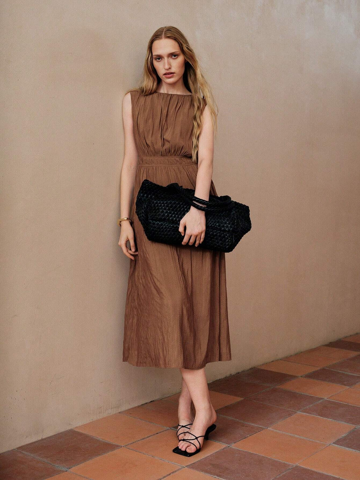 MOTF PREMIUM FOLD PLEATED SLEEVELESS DRESS