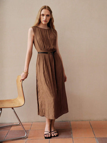 MOTF PREMIUM FOLD PLEATED SLEEVELESS DRESS