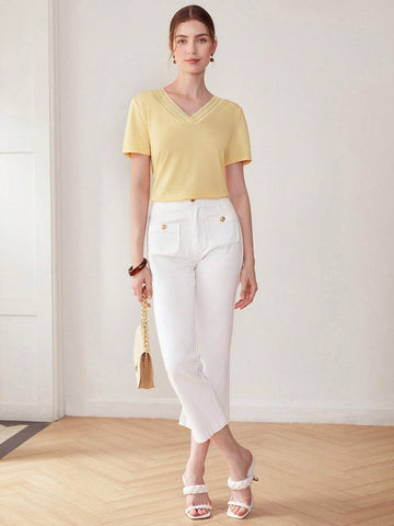 MOTF PREMIUM LACE V-NECK T-SHIRT