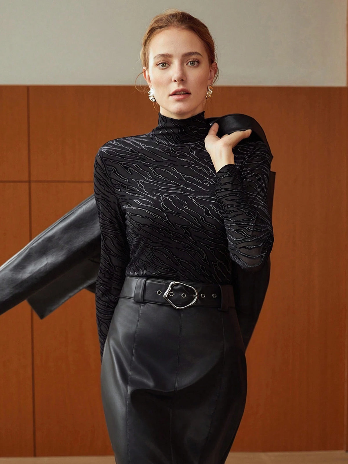 MOTF PREMIUM MESH STRIPED MOCK-NECK TOP