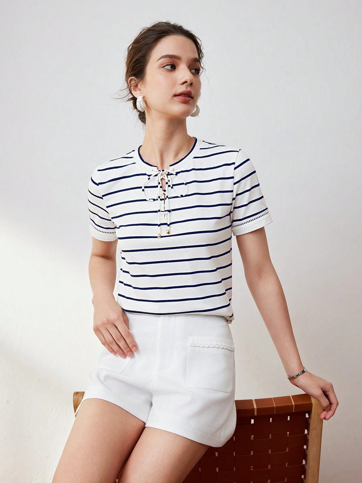 MOTF PREMIUM STRIPED PRINT LACE UP FRONT TEE