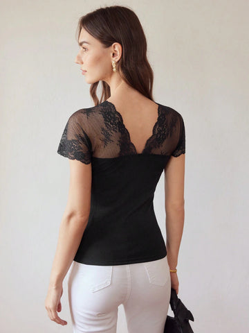 MOTF PREMIUM V-NECK CONTRAST LACE YOKE RUCHED BUST TEE