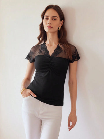 MOTF PREMIUM V-NECK CONTRAST LACE YOKE RUCHED BUST TEE