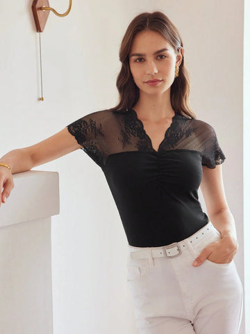 MOTF PREMIUM V-NECK CONTRAST LACE YOKE RUCHED BUST TEE