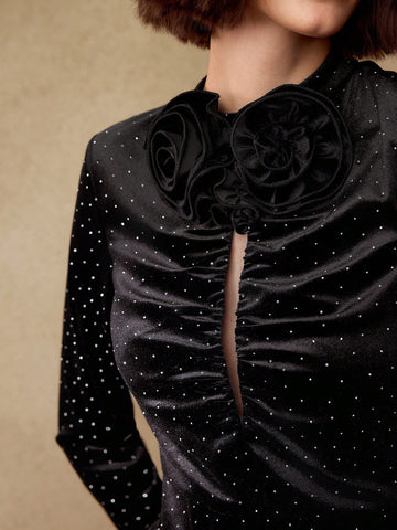 MOTF PREMIUM VELVET RHINESTONE KEYHOLE NECK STEREO FLOWER DETAIL SHORT DRESS