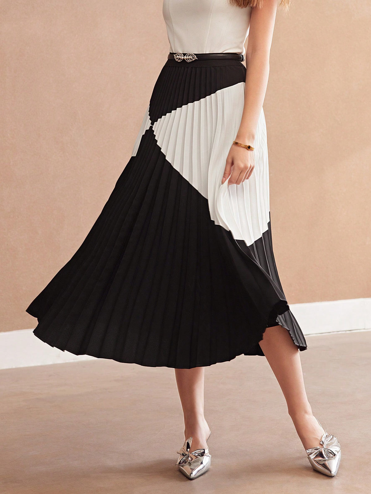 MOTF PREMIUM WOMEN'S COLORBLOCK PLEATED SKIRT