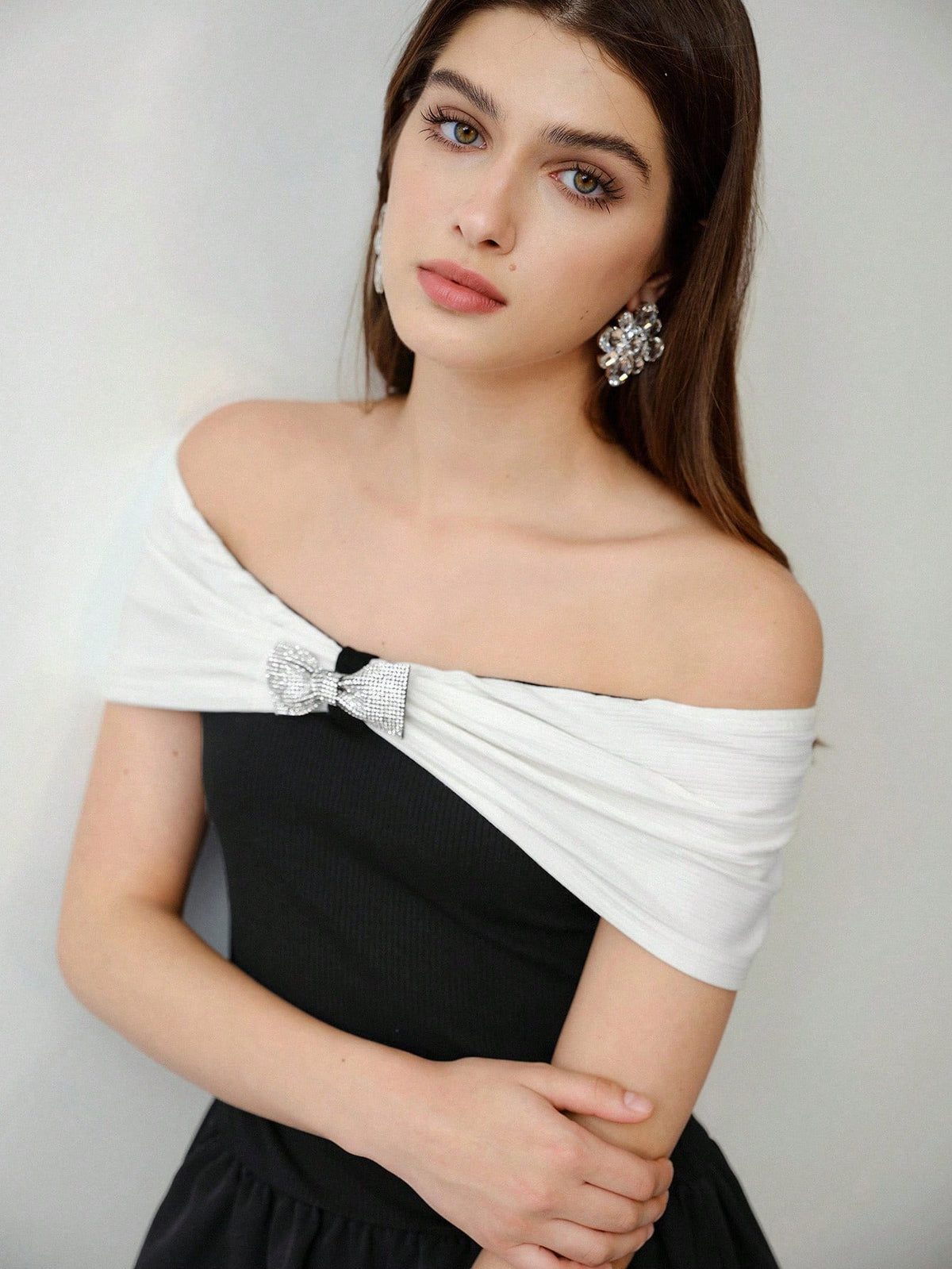 MOTF STUDIO COLORBLOCK OFF SHOULDER SHORT DRESS