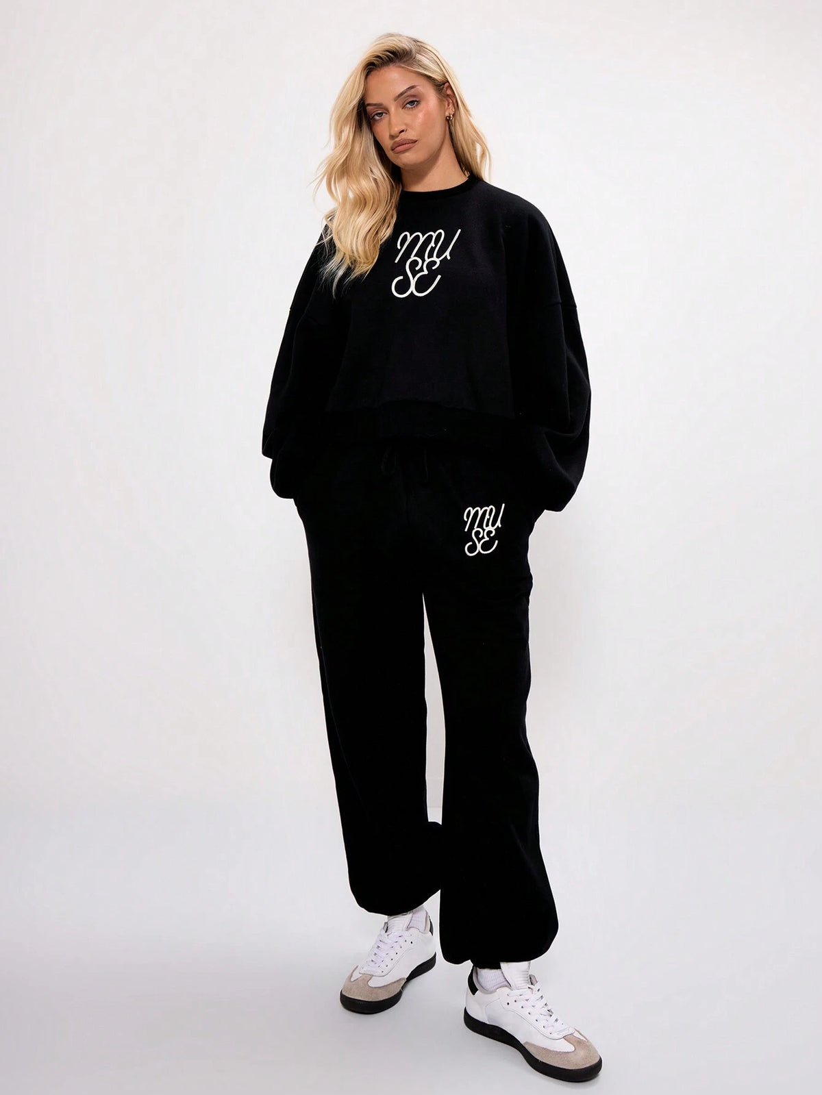 MUSERA Cuffed Logo Embriodered Sweatpants