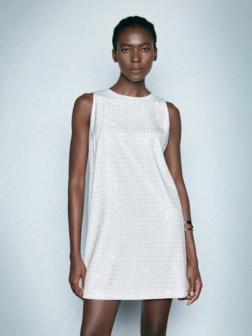 Maija New Autumn/Winter Urban Chic Elegant Daily Wear V-Neck Women White Crystal Embellish Back Design Midi Dress