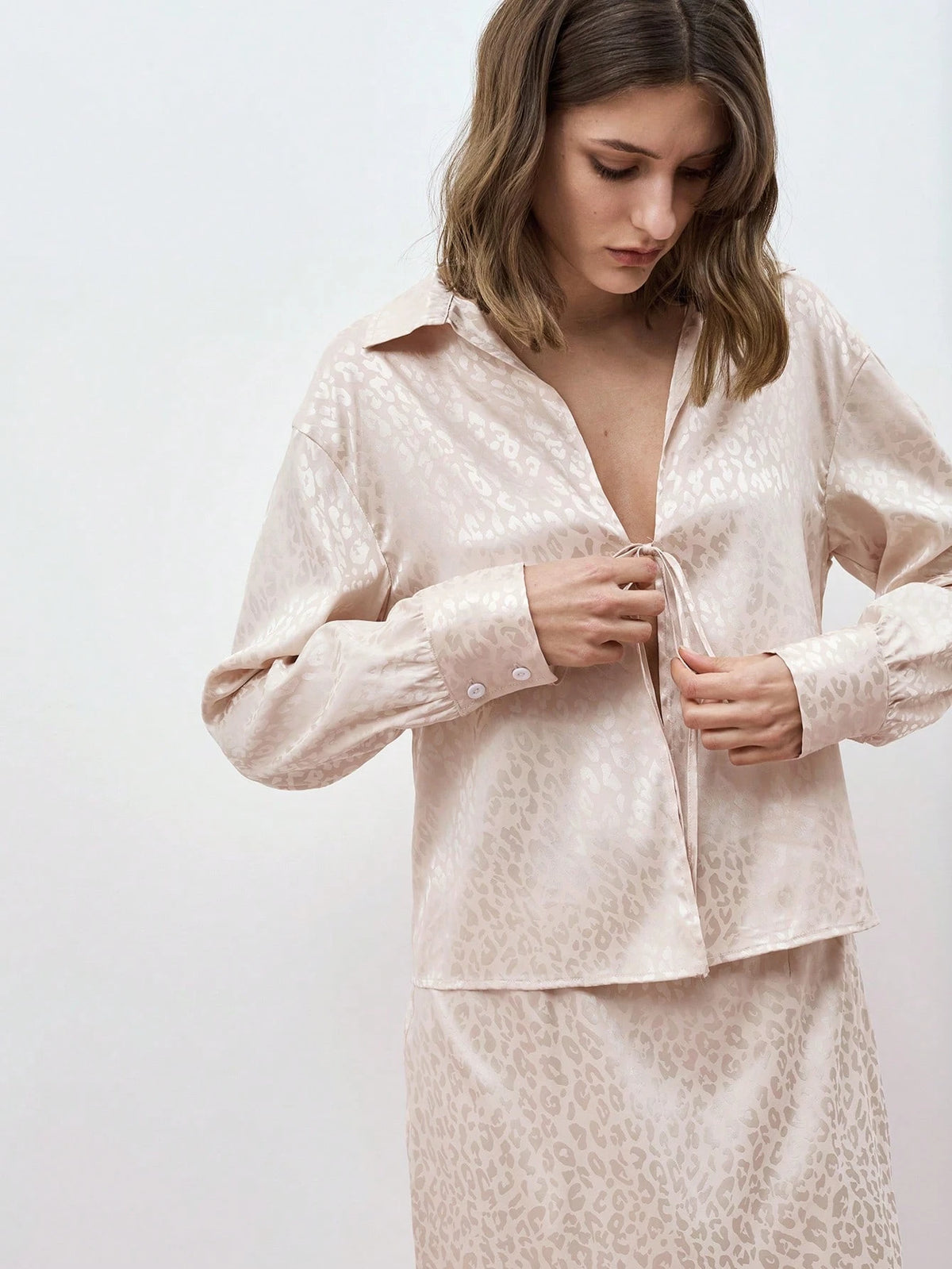 Maija Women's Casual/Work Leopard Pattern Jacquard Lace-Up Blouse