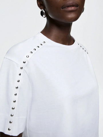 Women's Crop Top With Beaded Decoration