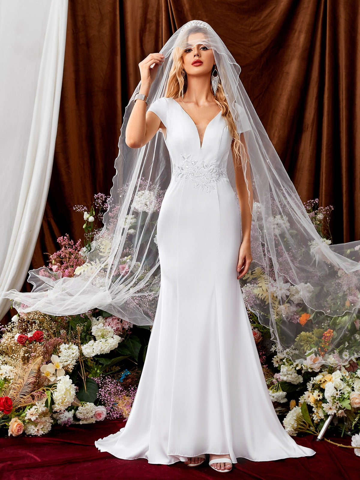 Mesh Insert Appliques Floor Length Wedding Dress Without Veil