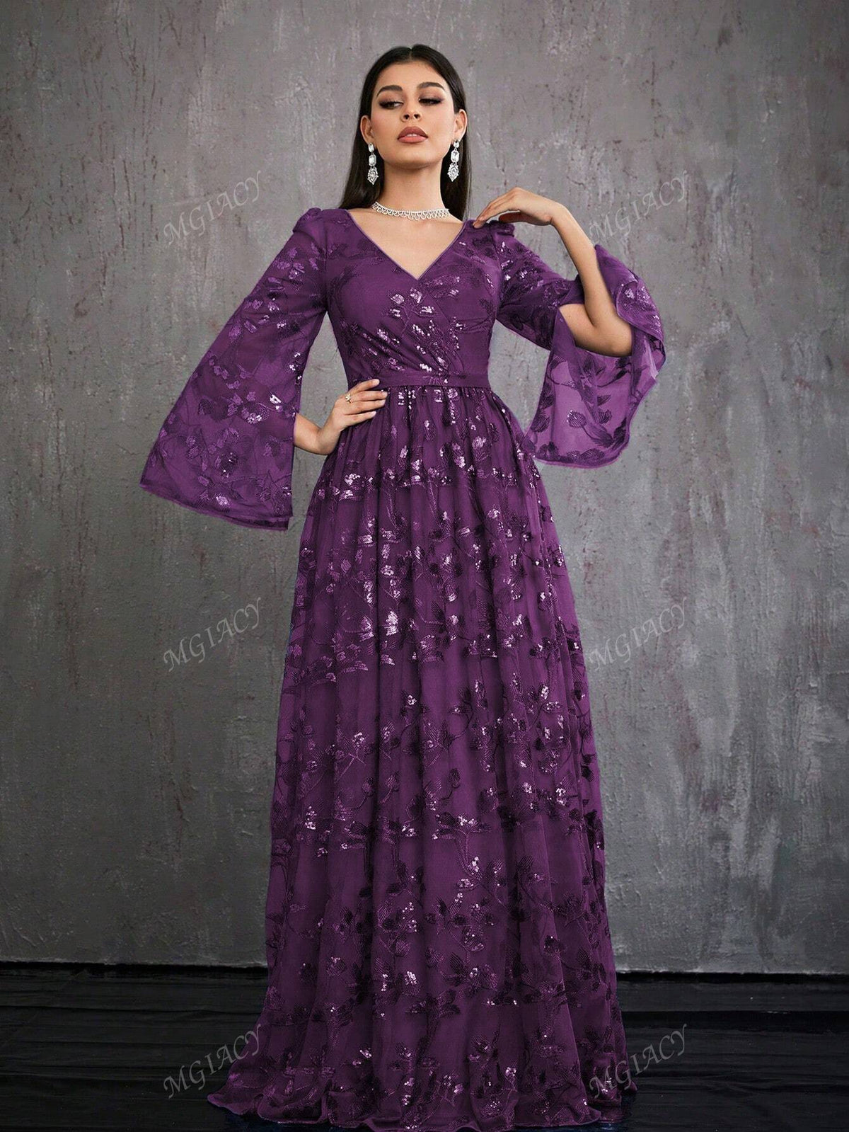 V-Neck Embroidered Sequin Long Sleeve Split High-End Evening Dress