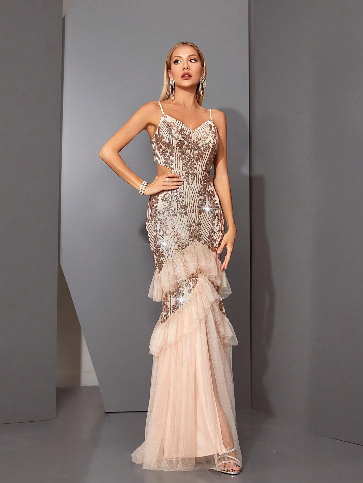 Mgiacy Sleeveless V-Neck Open Back Hollow Out High Waist Shiny Sequin Mesh Patchwork Mermaid Evening Dress
