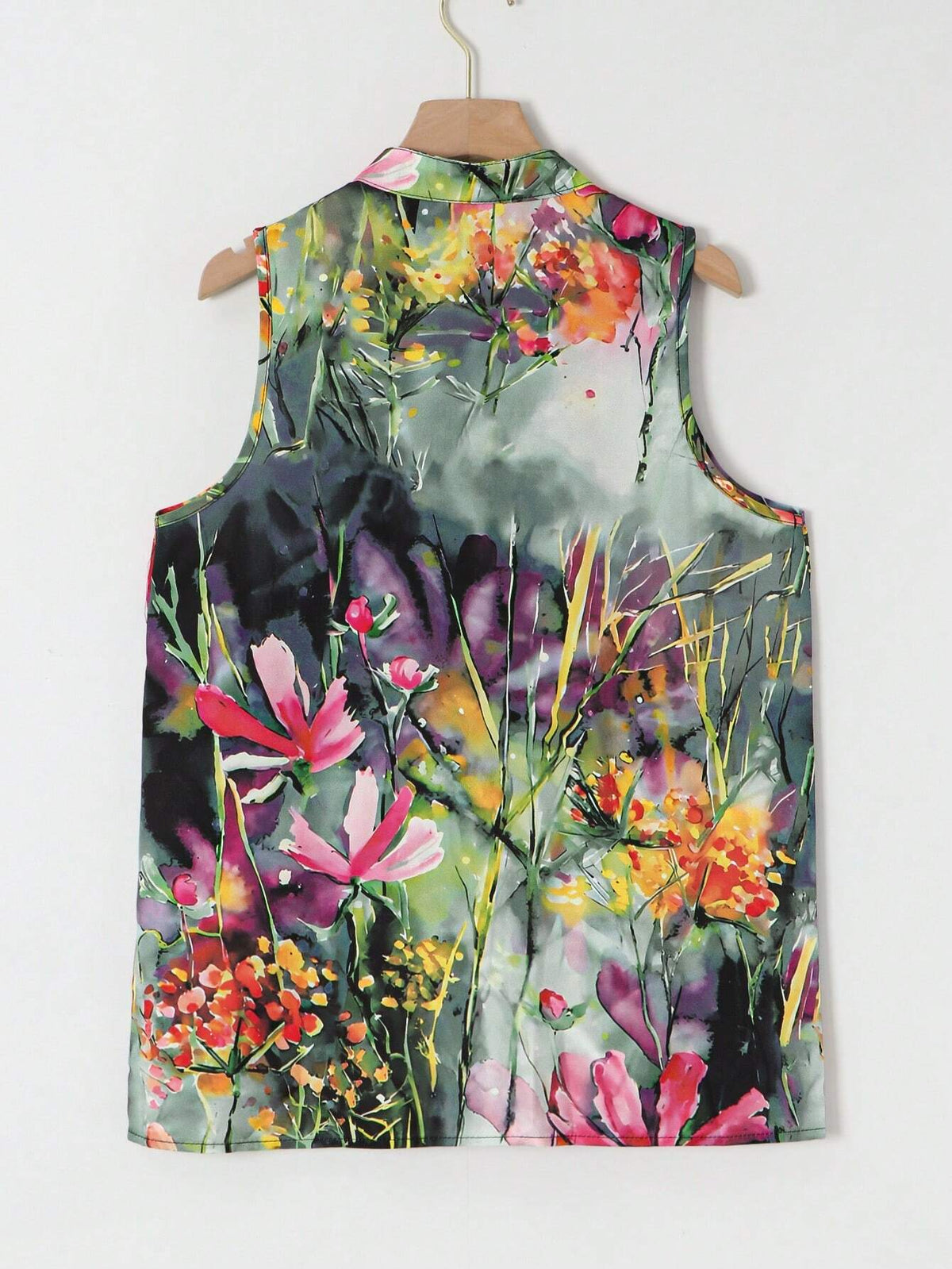 New Arrival Women Fashion Sleeveless Printed Blouse With Random Print