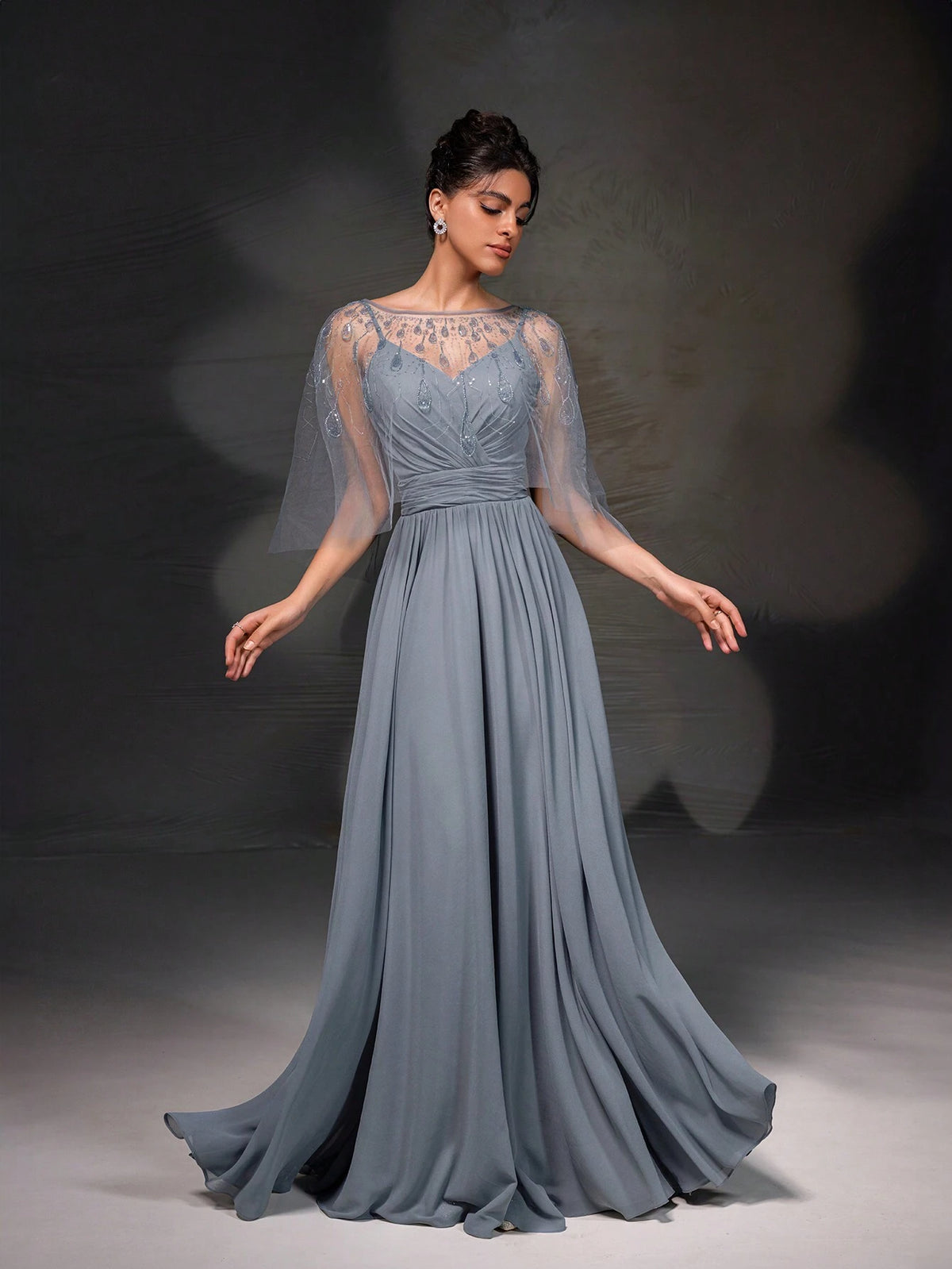 New High-End Gray Sleeveless Cape Style Evening Dress Set