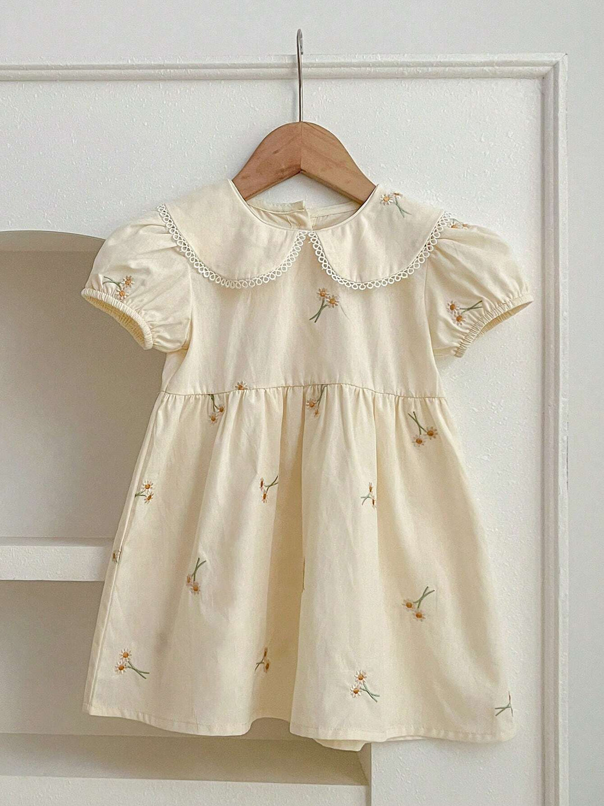 New Peter Pan Collar Embroidered Flower Short Sleeve Princess Dress For Girls