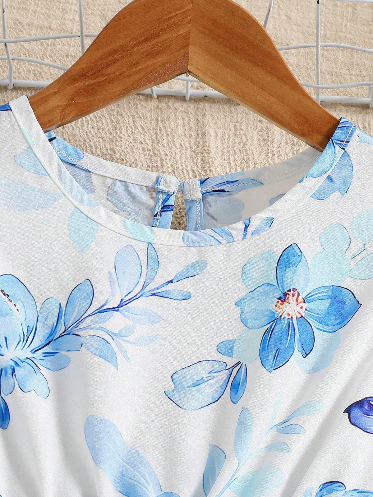 New Summer Arrival Girls' Korean Style Simple Fresh Blue Flower Print Flutter Sleeve Dress