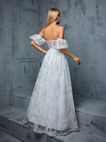 Off-Shoulder Embroidered Lace Bodice With Chest Pads And Flowy Wedding Dress For Women