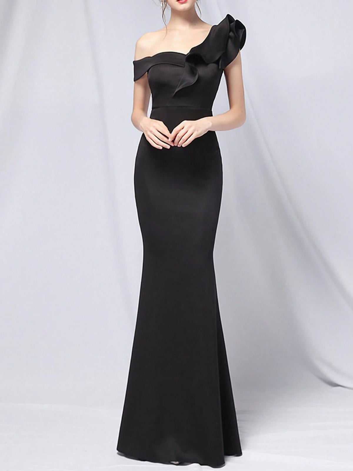 Off-Shoulder Mermaid Evening Dress With Ruffled Hemline And Bodycon Fit