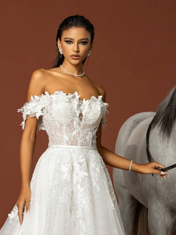 Off-The-Shoulder Lace And Tulle Wedding Dress With Train And Patchwork