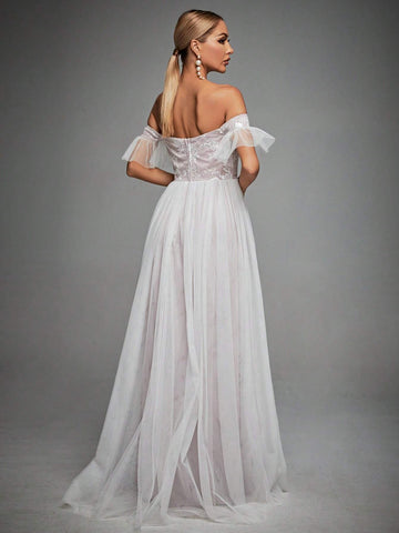Off Shoulder Embroidery Mesh Wedding Dress