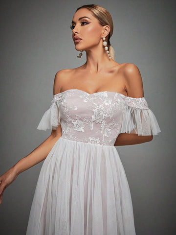 Off Shoulder Embroidery Mesh Wedding Dress