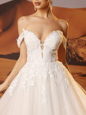 Off Shoulder Sexy Deep V-Neck Lace Wedding Dresses Ball Gown Romantic Tulle Bridal Gowns For Women Out Door Garden Wedding Gowns For Bride Lace Up Back With Train Ivory Tulle With Champagne Lining