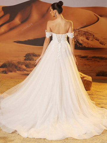 Off Shoulder Sexy Deep V-Neck Lace Wedding Dresses Ball Gown Romantic Tulle Bridal Gowns For Women Out Door Garden Wedding Gowns For Bride Lace Up Back With Train Ivory Tulle With Champagne Lining