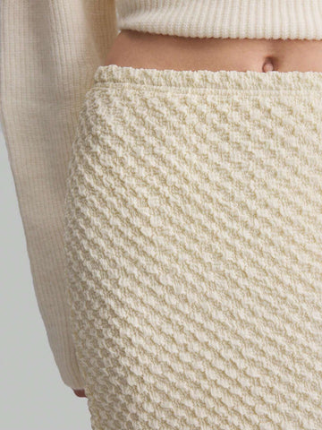 Ontre Knit Elastic Fabric Cream Yellow Tall Women's Skirt With Textured Material, Business Casual Elegant Ladies High Waist Skirt With Elastic Waistband, Suitable For Autumn & Winter