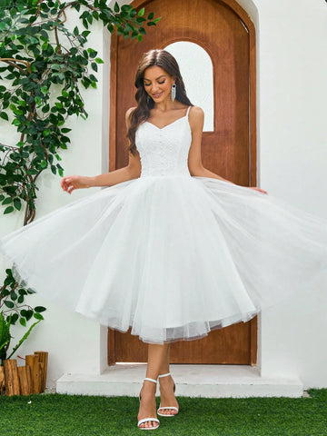 Pearl Button Decorated Lace Patchwork Tulle Strap Wedding Dress