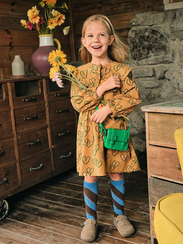 Playful Pals 1pc Cute/Retro/Casual Heart Print Dress With Ruffled Collar And Long Sleeves For Young Girls, Suitable For Indoor And Outdoor