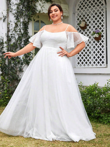 Plus Size Spaghetti Strap Round Neck Big Flared Sleeves Embroidered Lace Patchwork Mesh Wedding Dress With Big Hemline