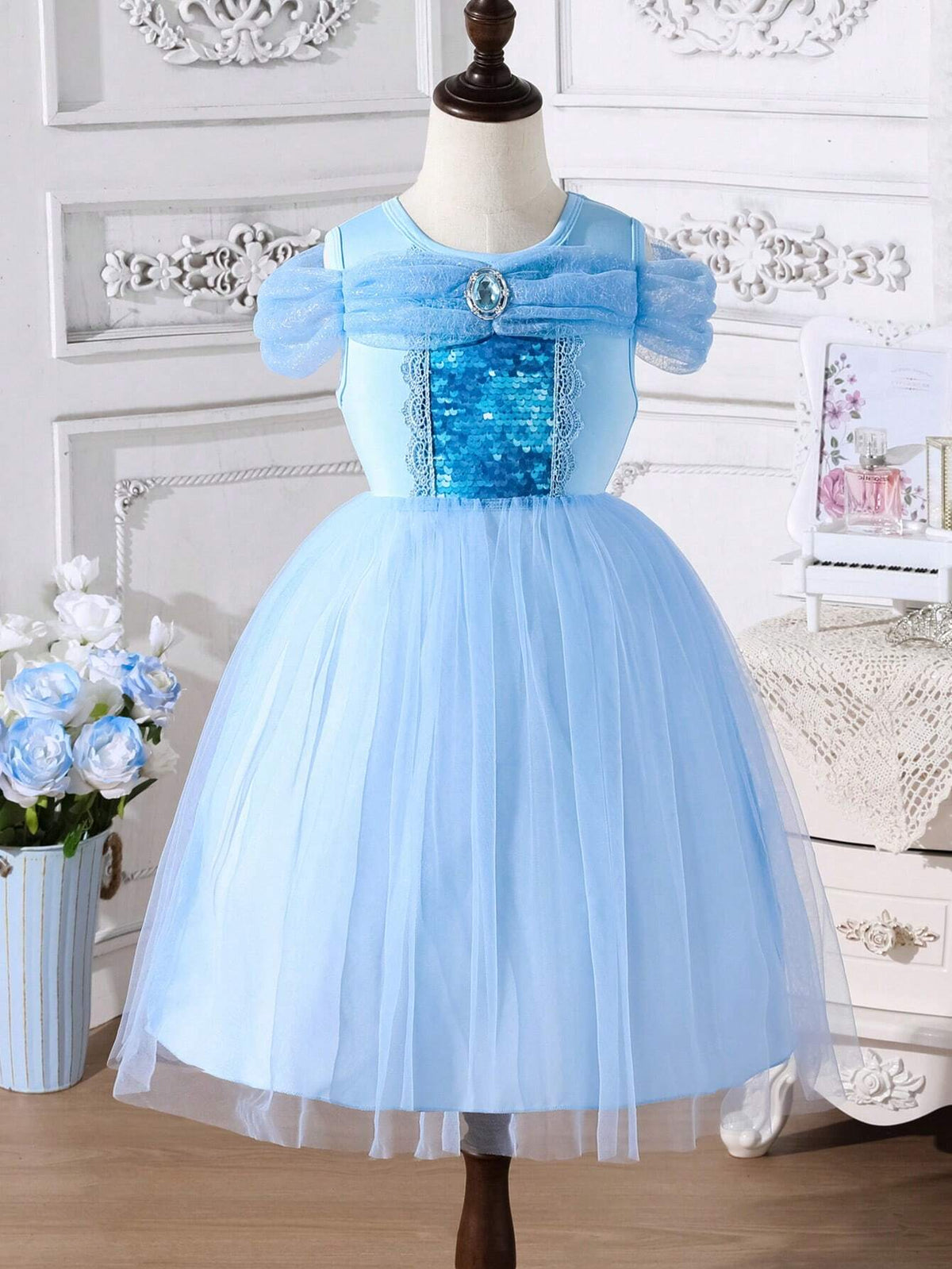 Princess Role Play Ice And Snow Imitation Beaded Dress For Little Girls With Blue Diamond Mesh, Suitable For Princess Parties, Casual And Lovely Styling