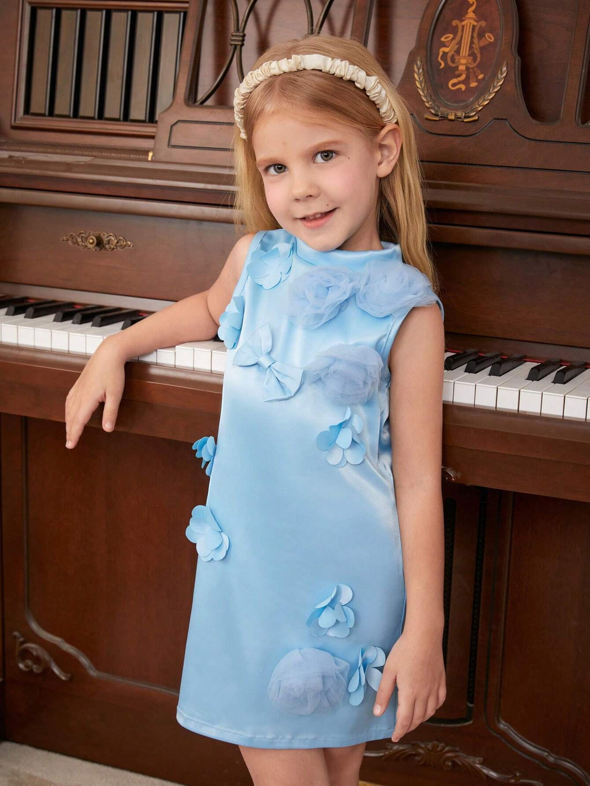 Princess Style Stand Collar Salt Water Blue 3D Floral Dress With Short Sleeves, Fashionable And Versatile Little Girl's Dress For Spring, Summer And Autumn